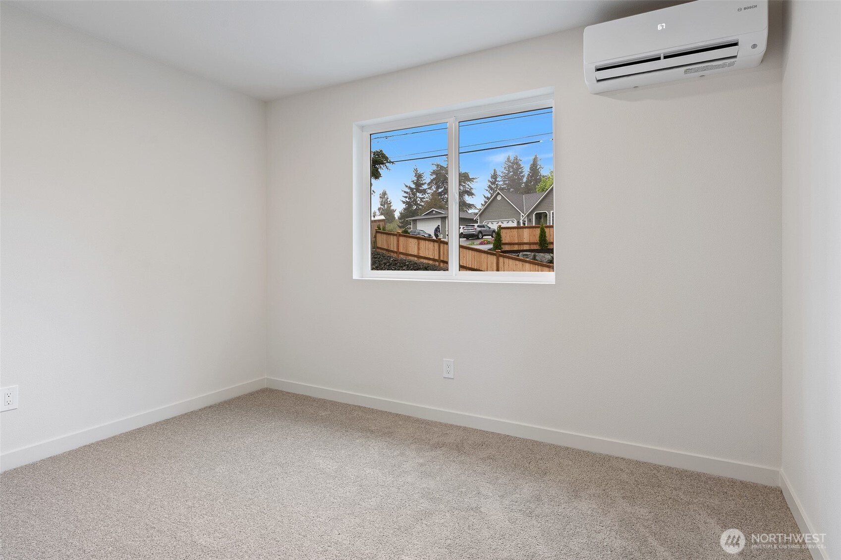 Second upstairs bedroom