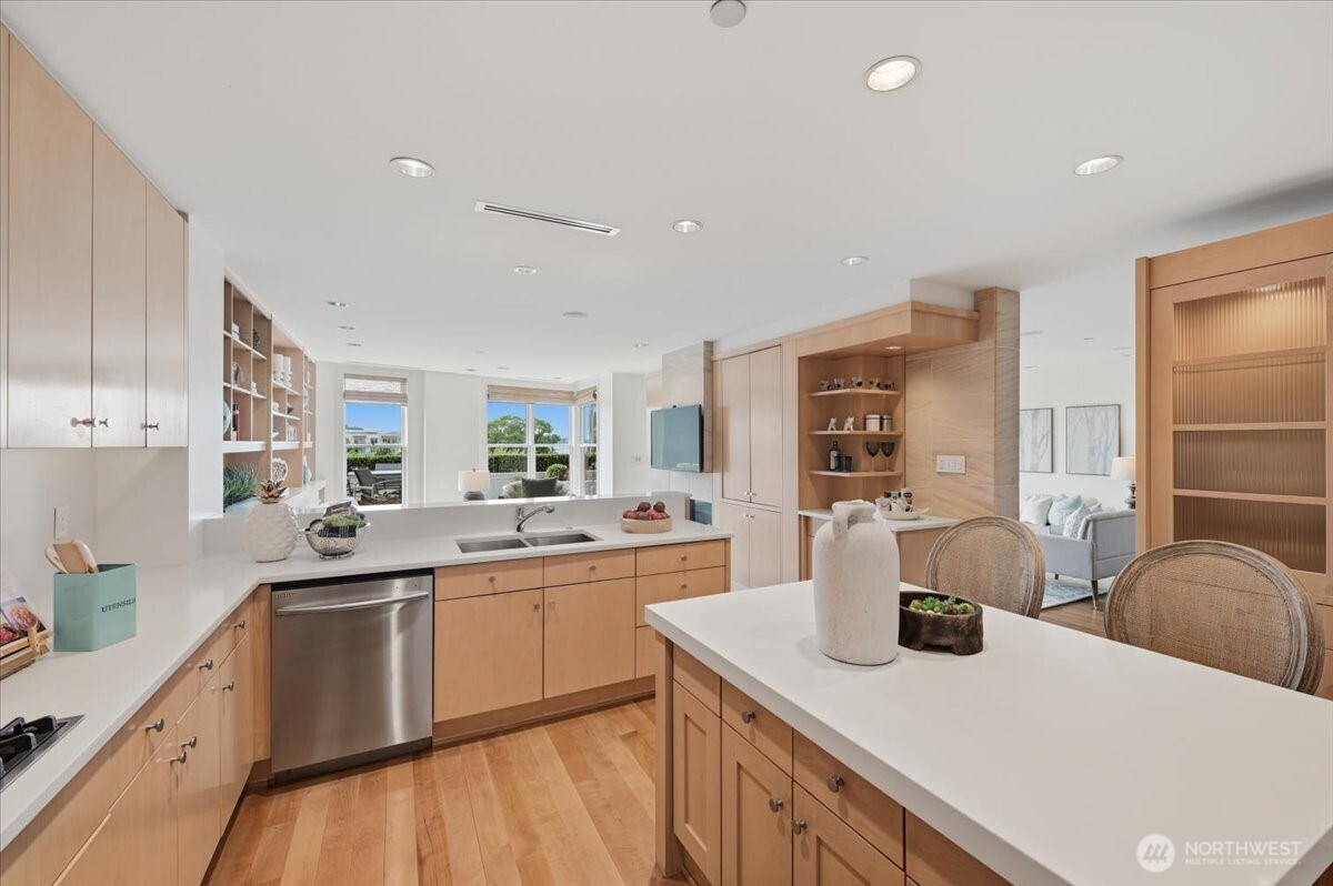 Center Island with Eating Space.