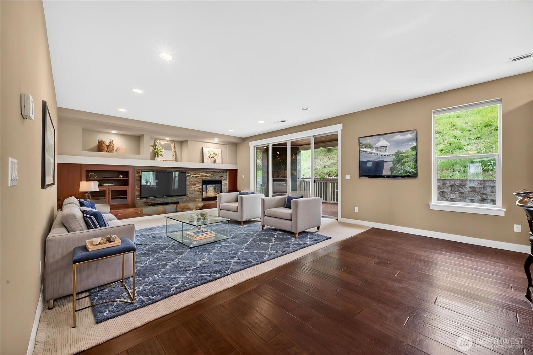 Great room virtually staged.