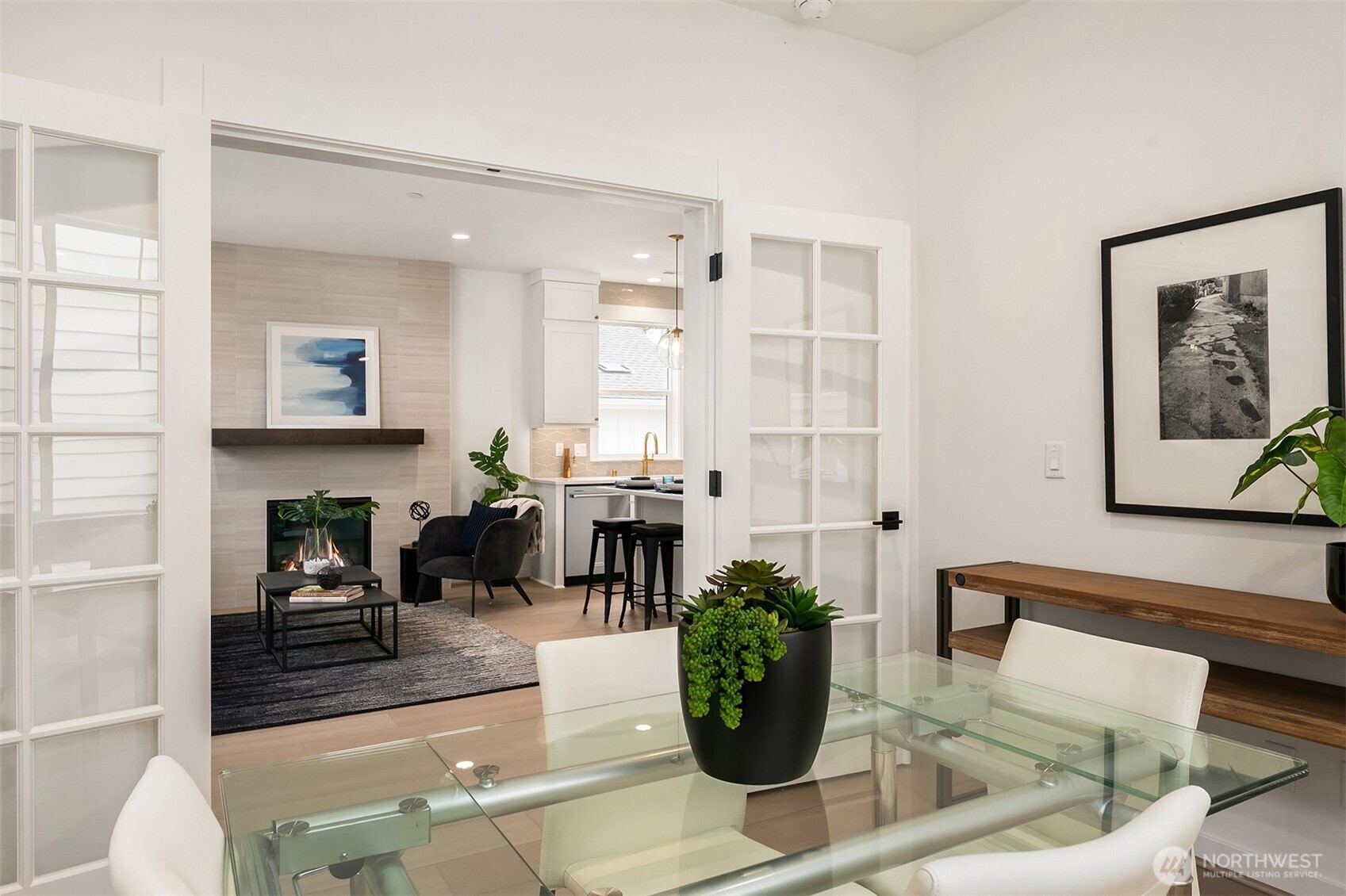 Second floor primary suite w/vaulted ceilings