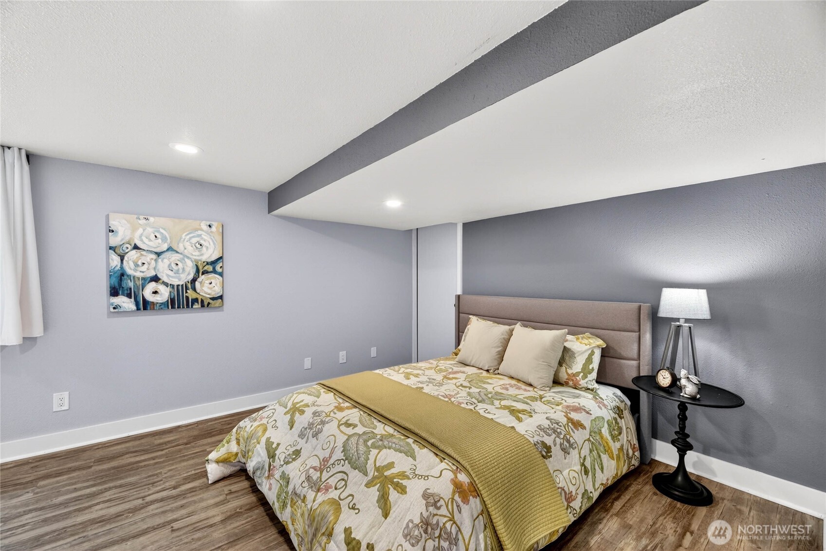 Lower level guest suite