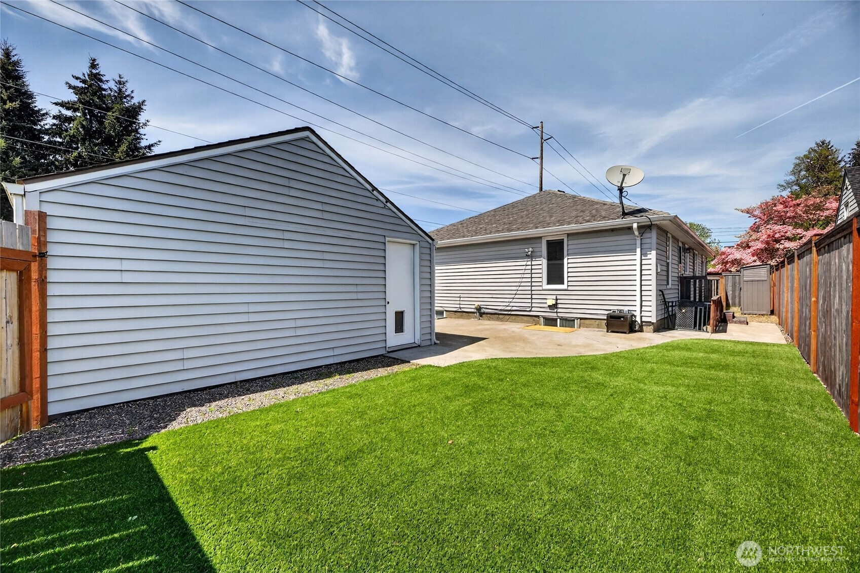 Low maintenance turf