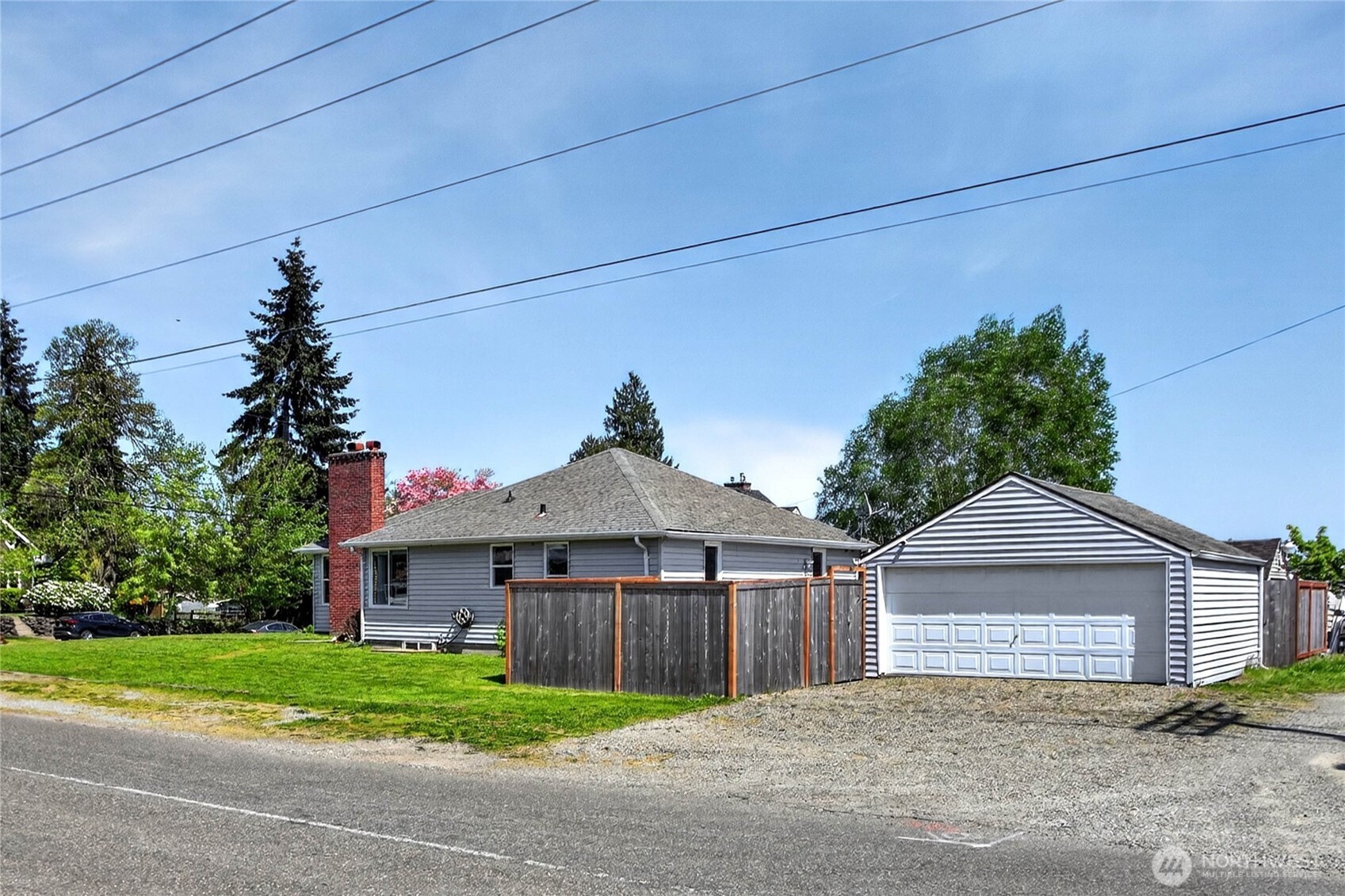 Detached 2-car garage