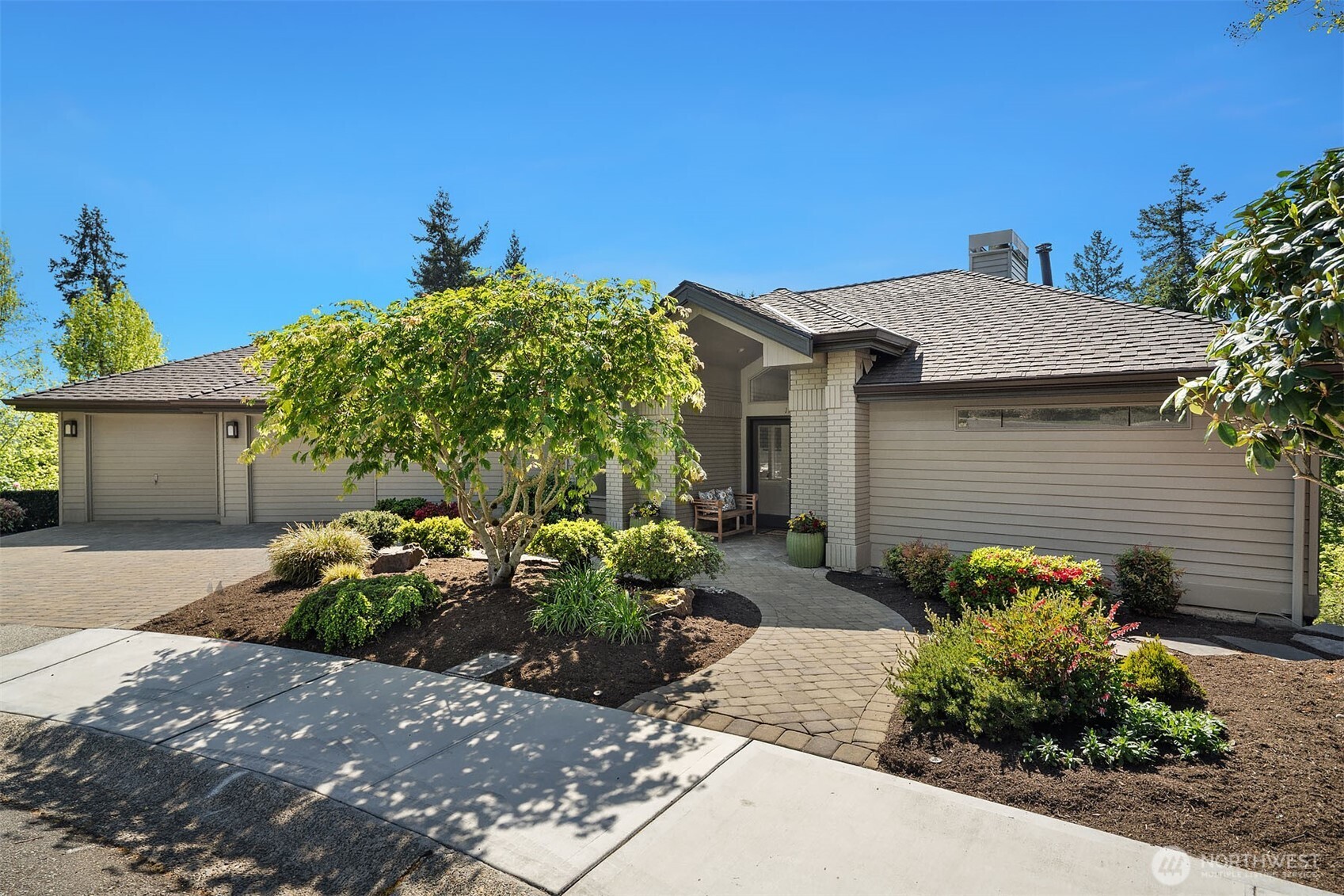Located on a quiet cul de sac with great street appeal