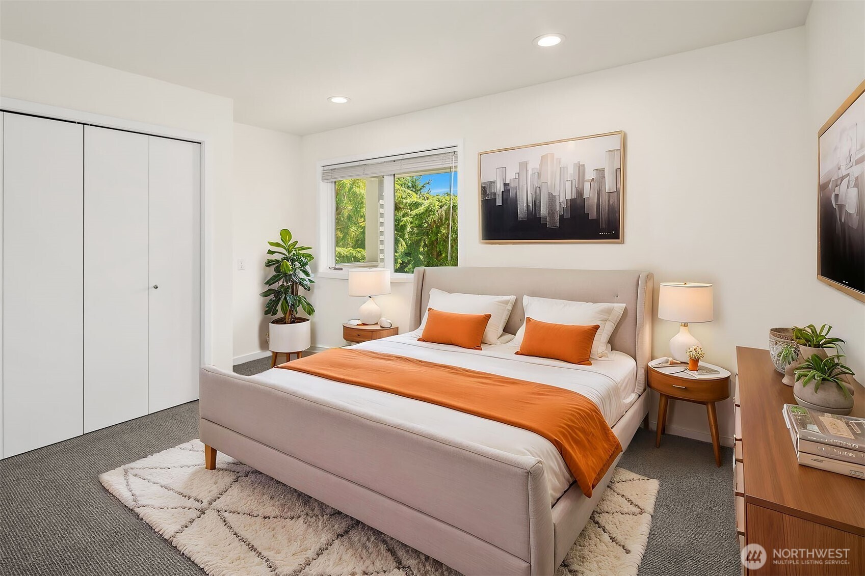 Guest bedroom