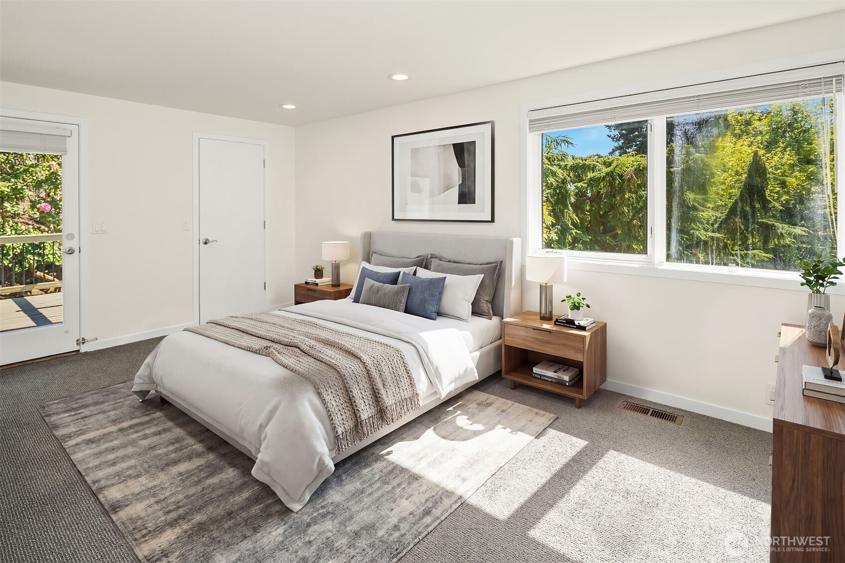 Large bedroom/workout space or home office...exterior access