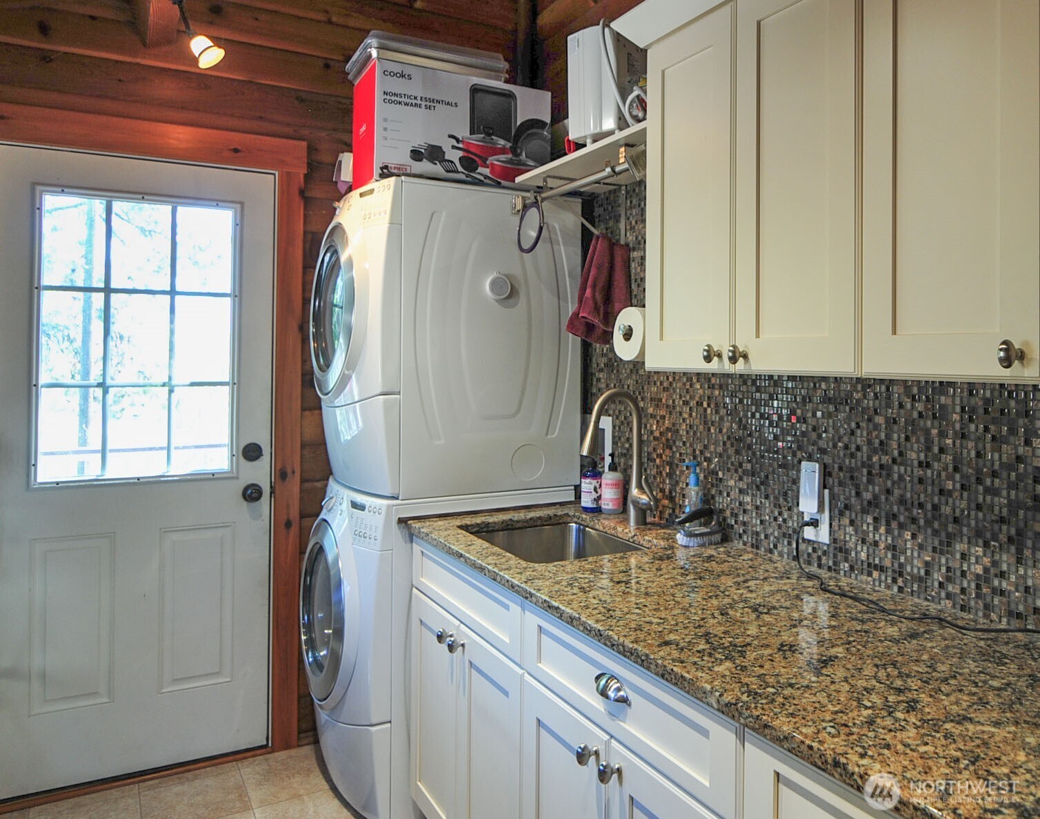LAUNDRY AREA