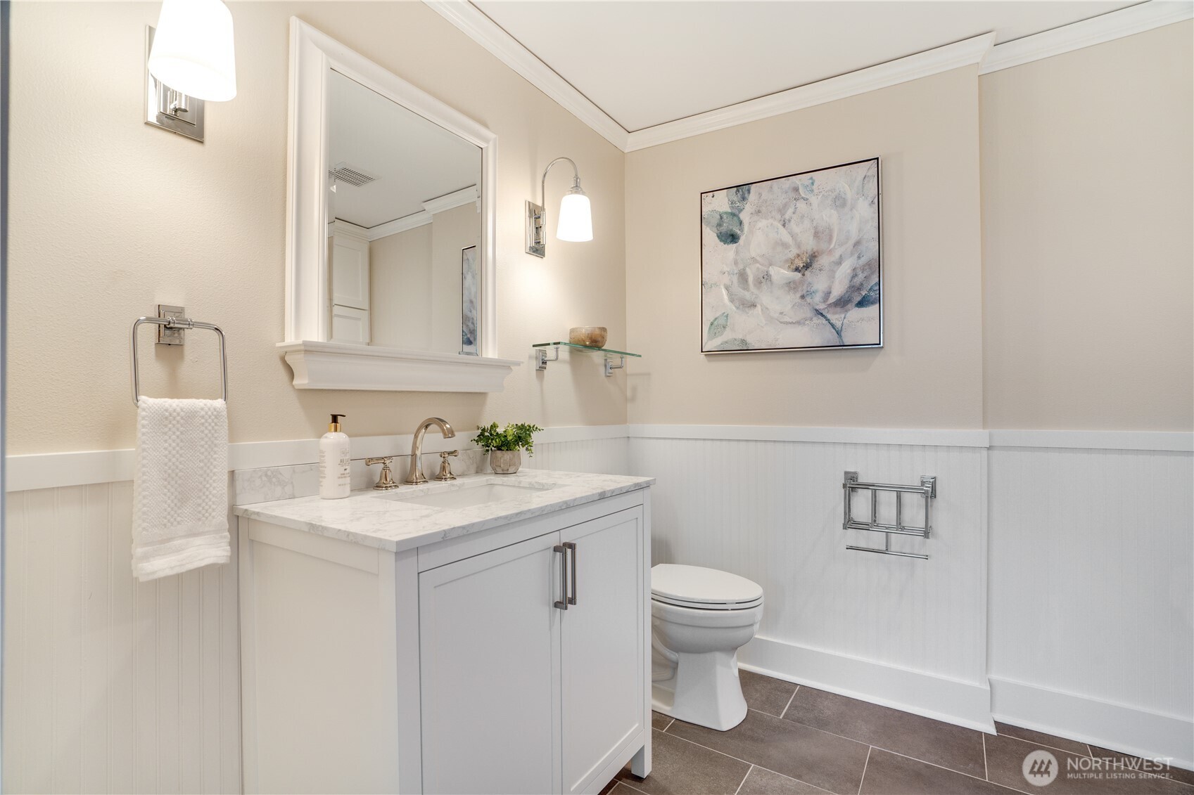 The assessor counted one bath. There are 3.25 — all finished like this.