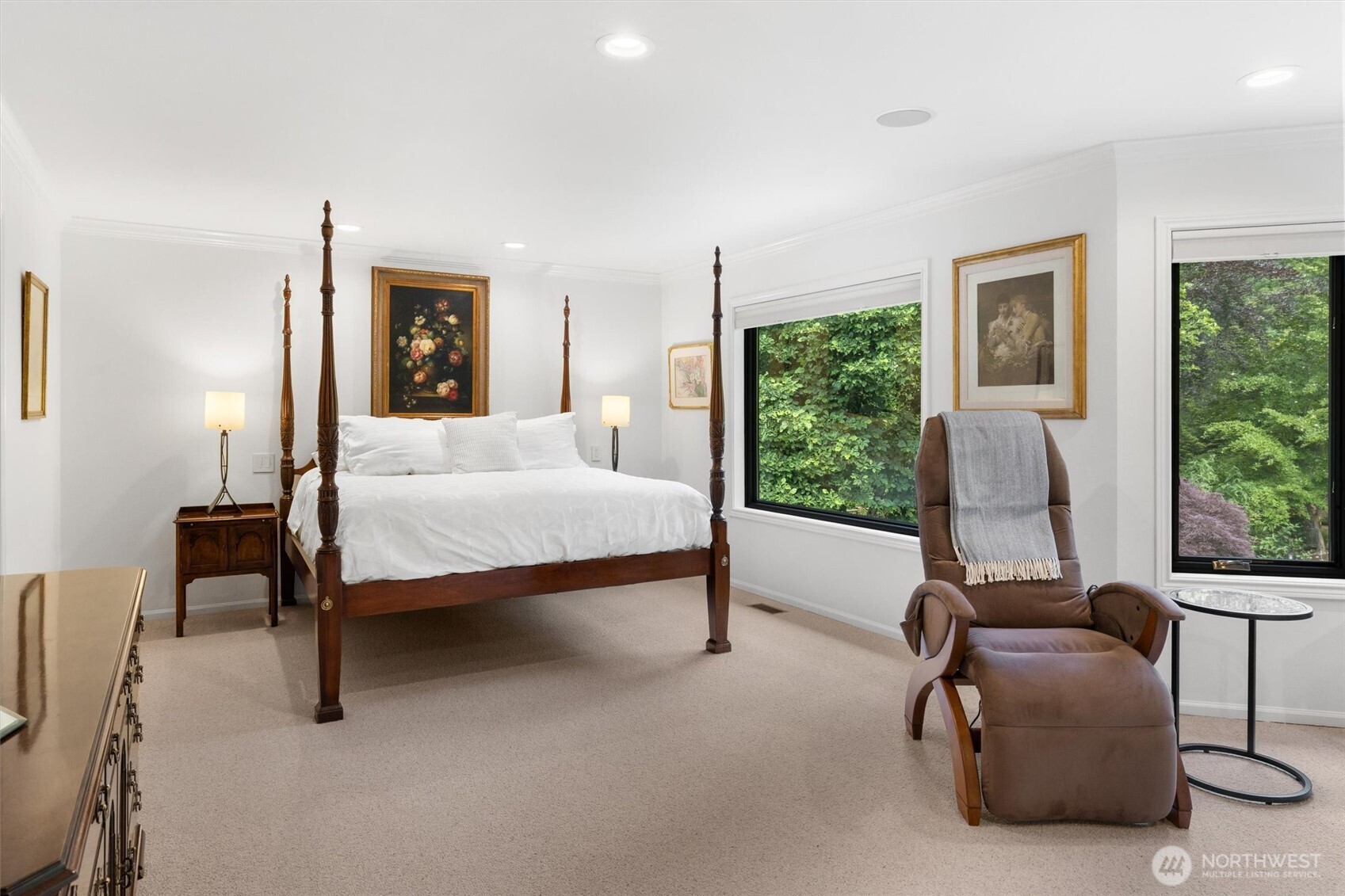 Sprawling primary suite!