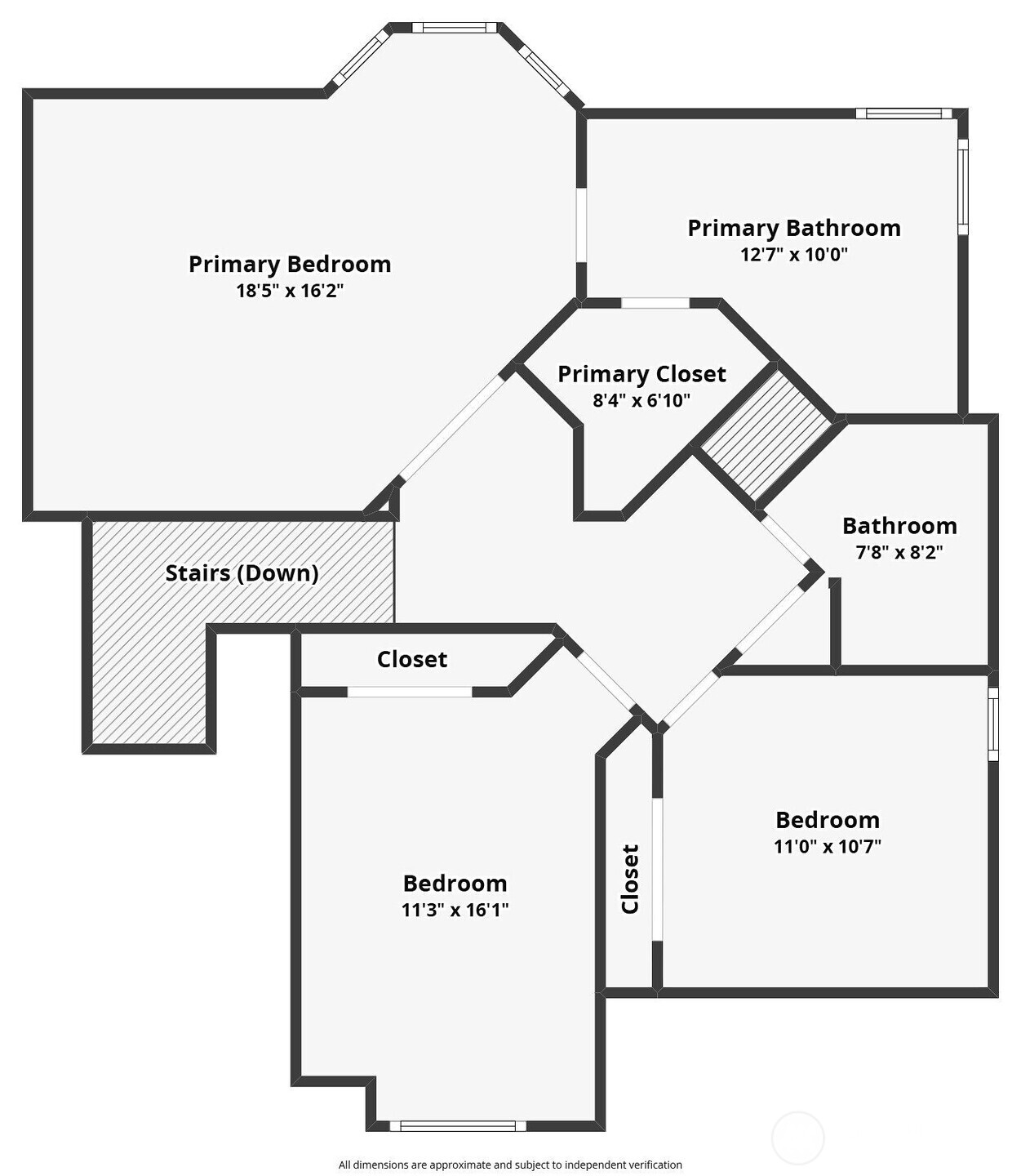 Conveniently located minutes to downtown Bellevue, Seattle, and major commuting routes, with parks, trails, and everyday amenities nearby.