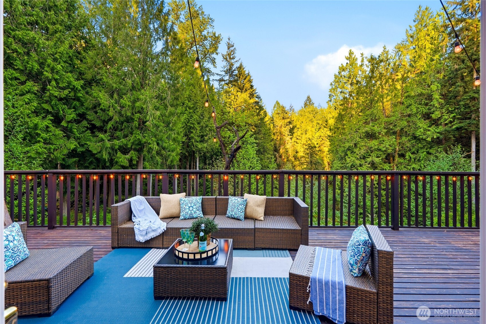 So private yet close to downtown Woodinville, Redmond and Duvall.