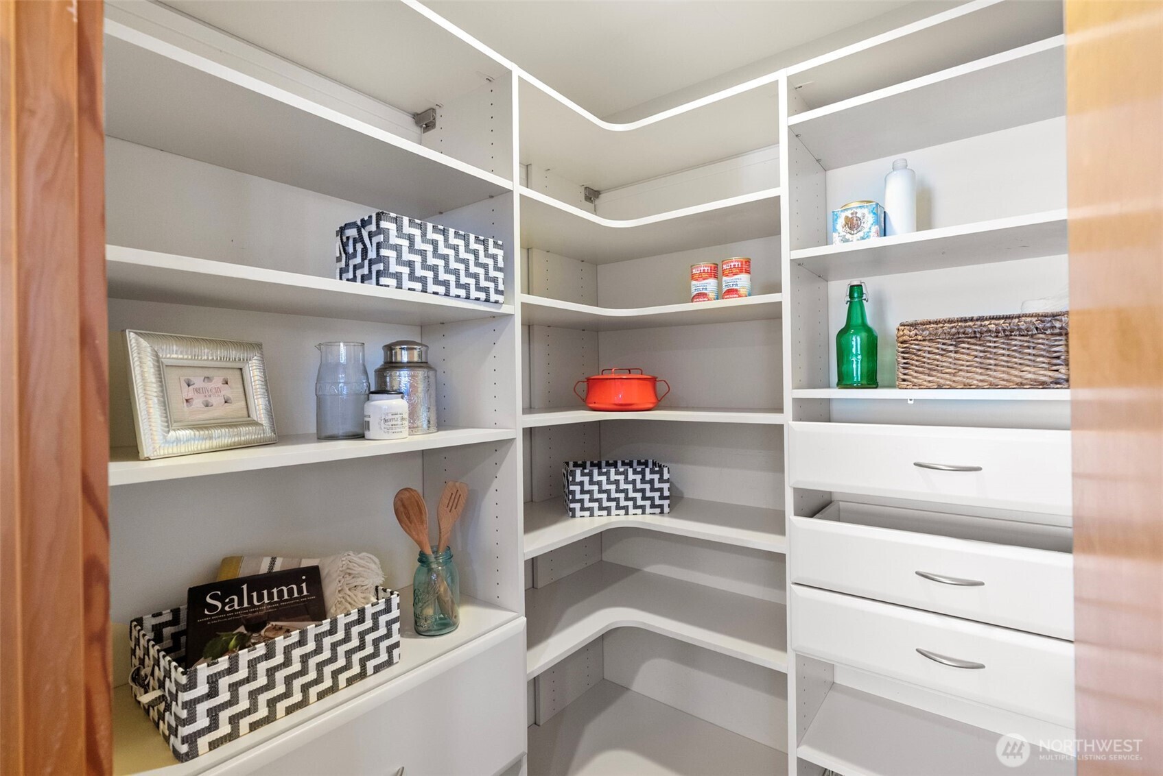 Walk-in kitchen pantry