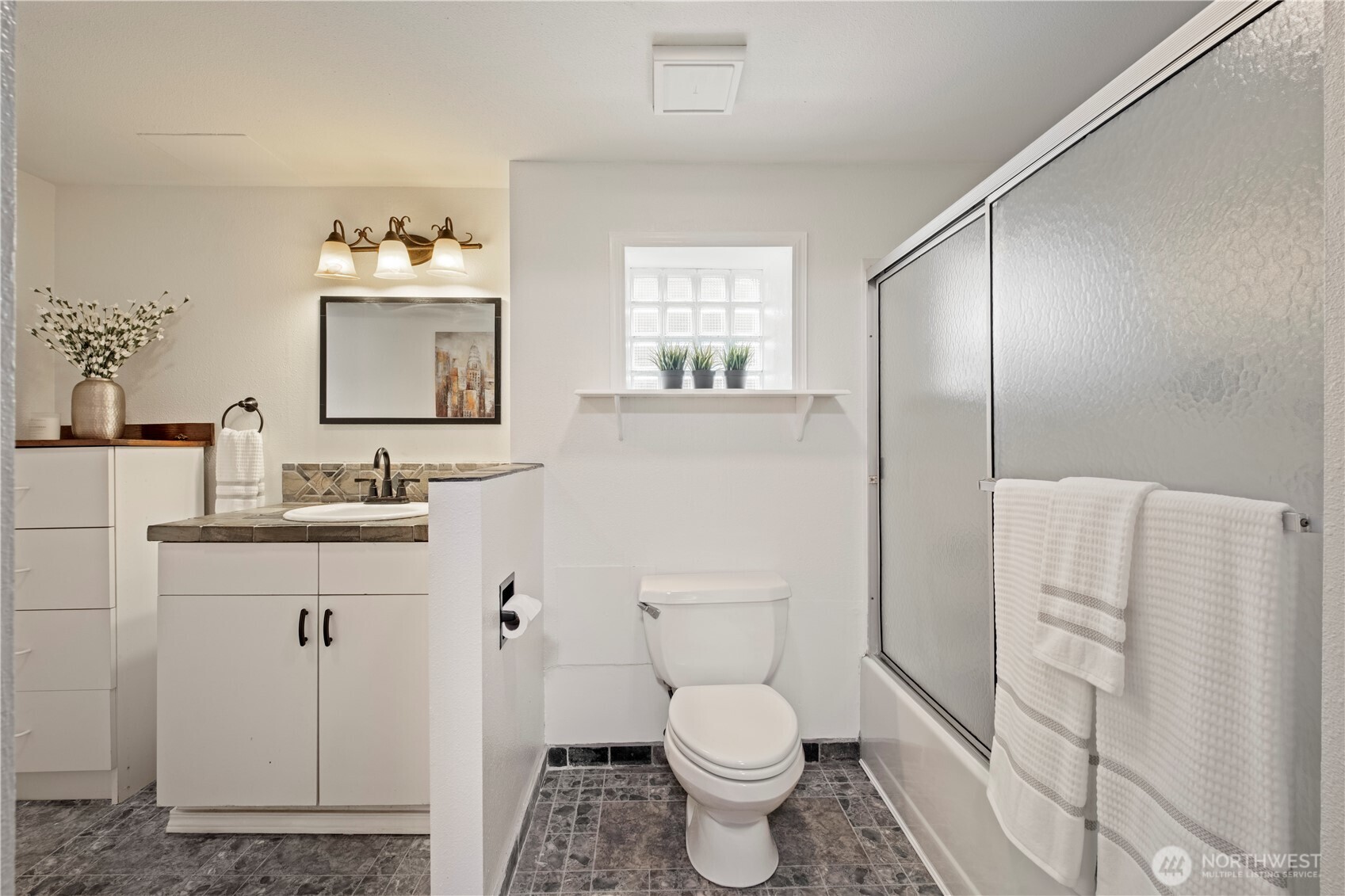 Basement full bathroom
