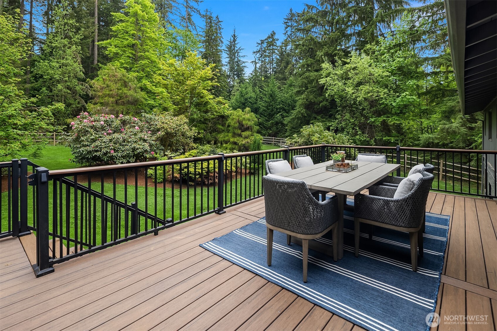 Grand front deck