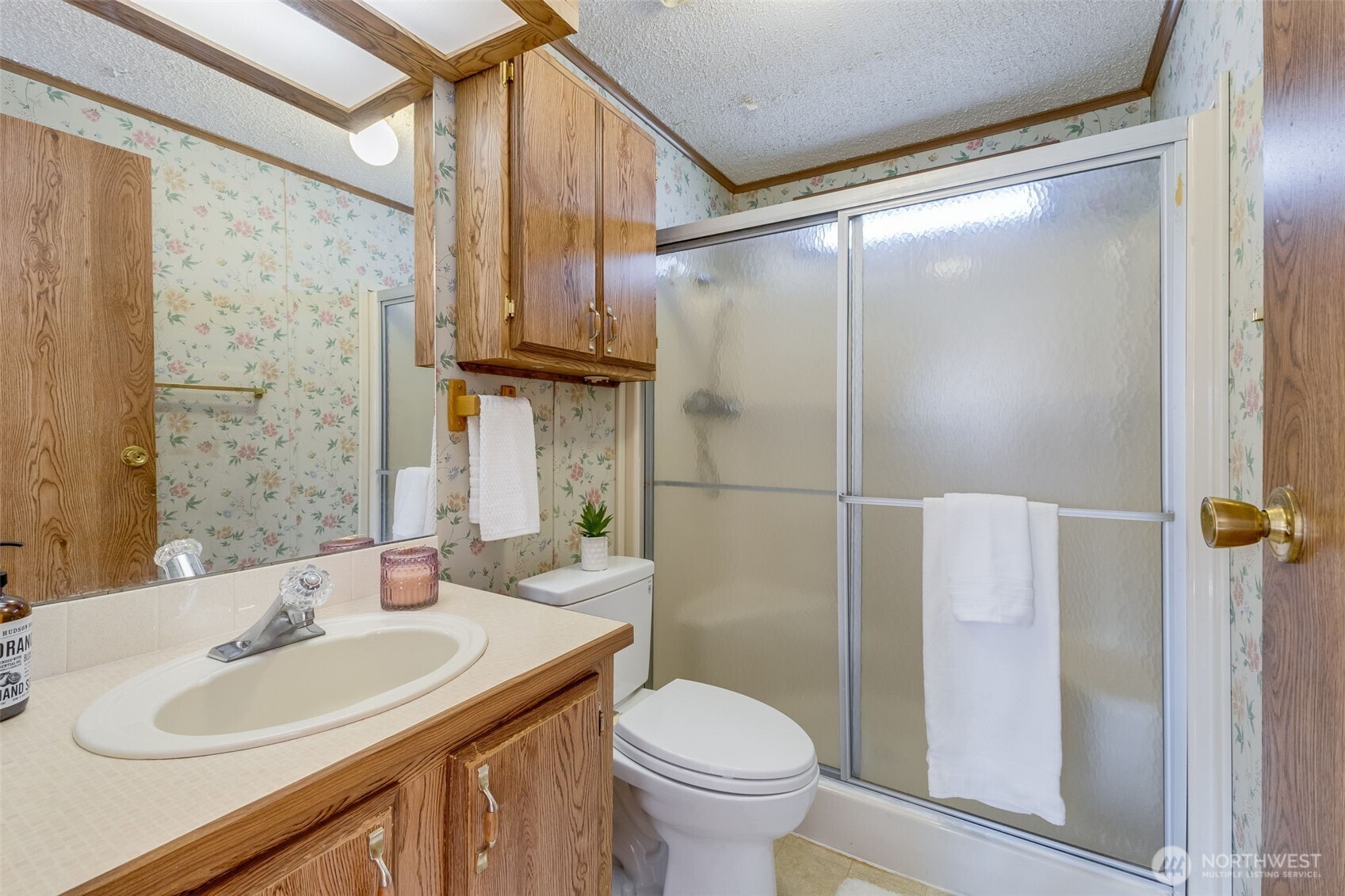 Hallway 3/4 bathroom