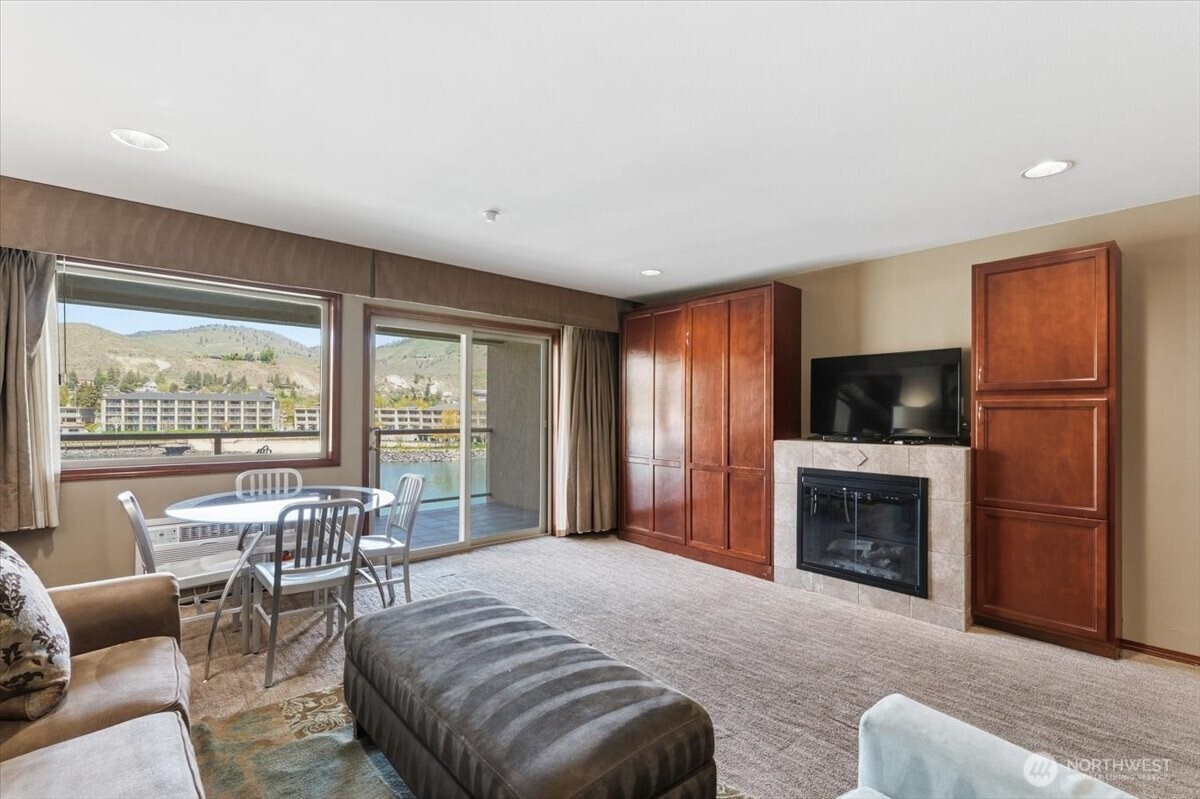 Spacious open-concept layout creates the perfect gathering space after a day on the lake.