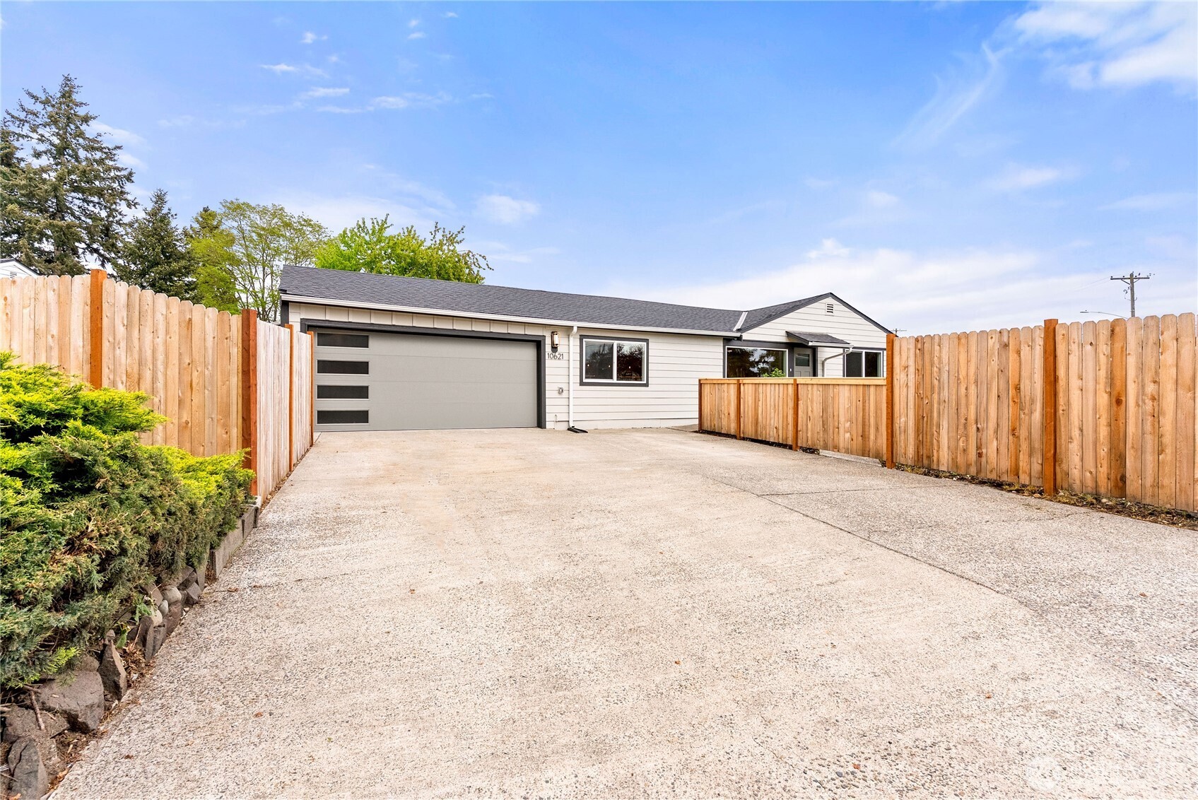 Large oversized driveway.