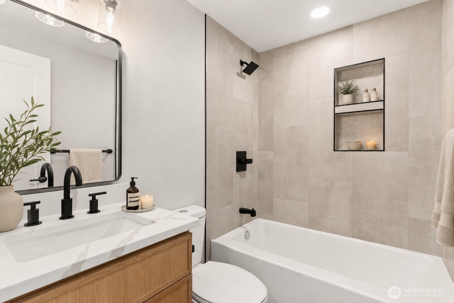Main Bathroom.