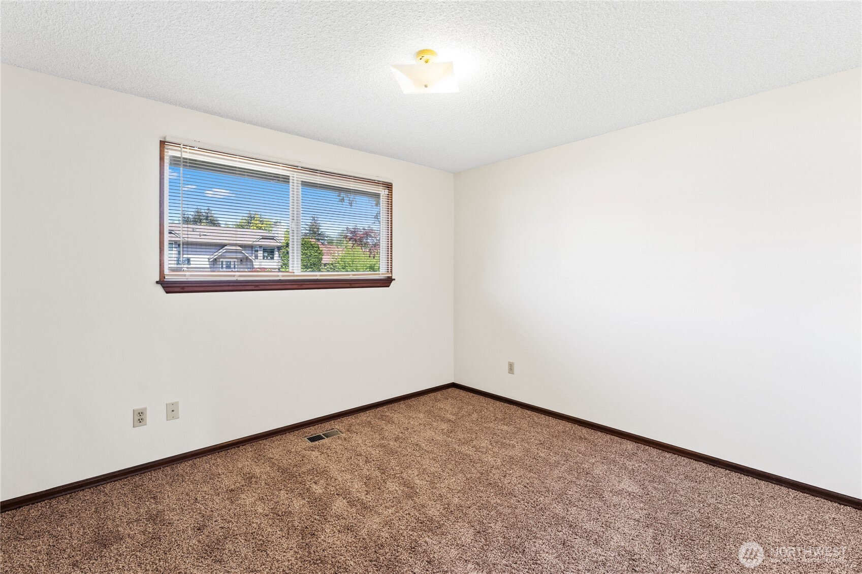 Additional 2nd bedroom located near the primary bedroom.