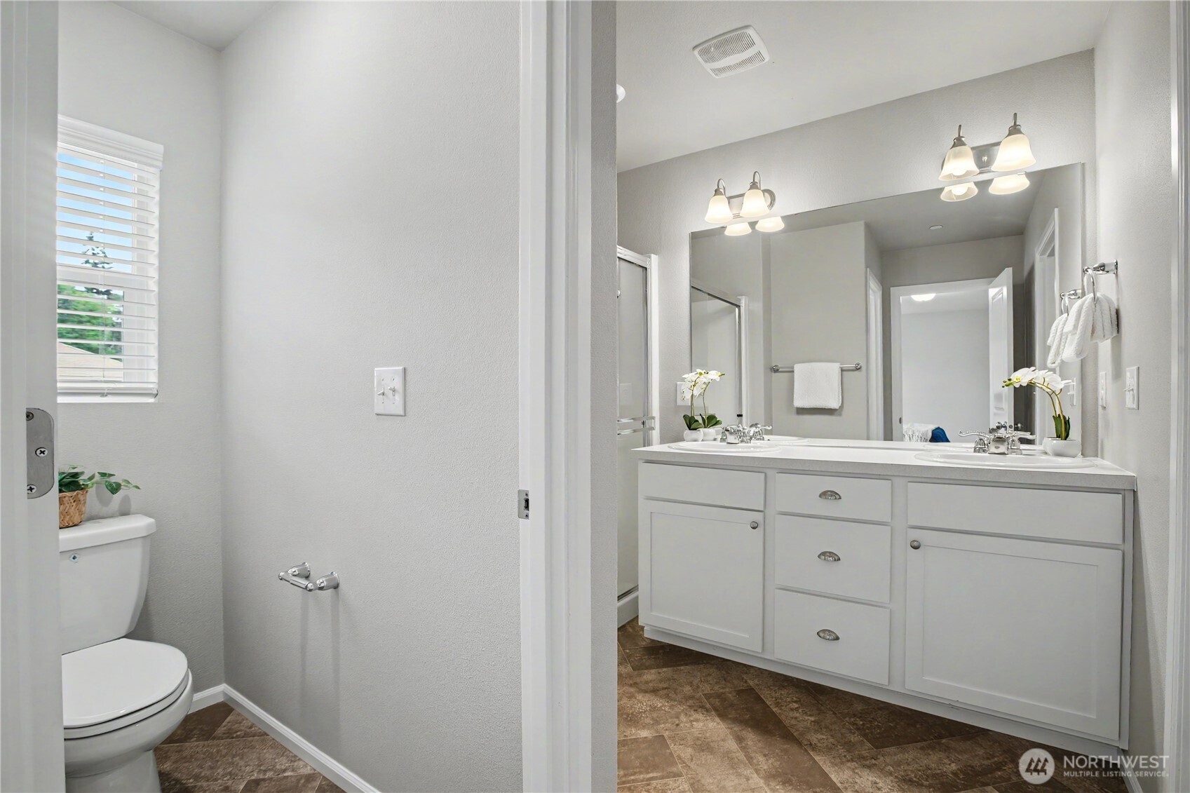 Primary Ensuite with toilet room