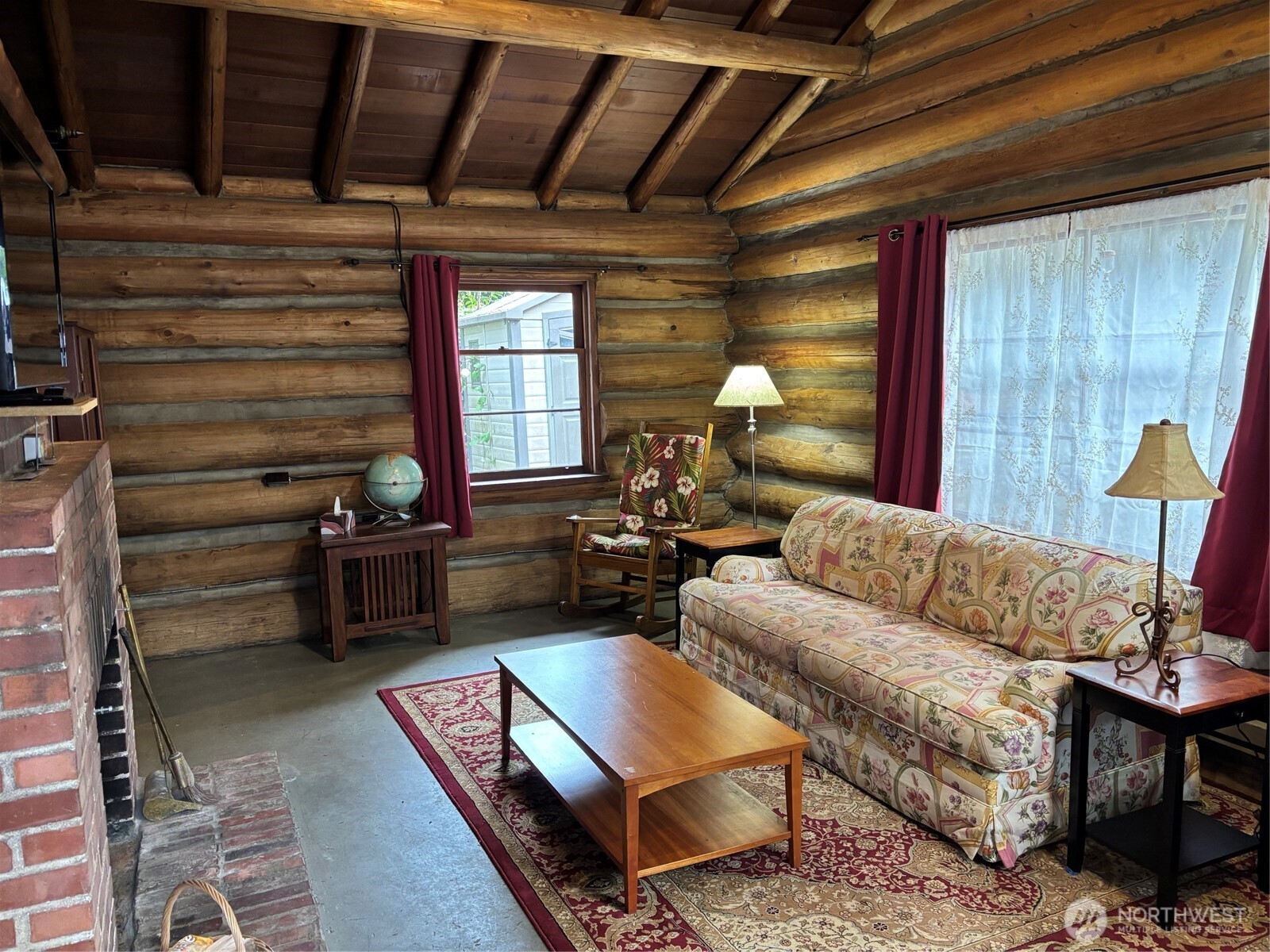 Surprisingly spacious and cozy. You have power, water, Heat and TV!