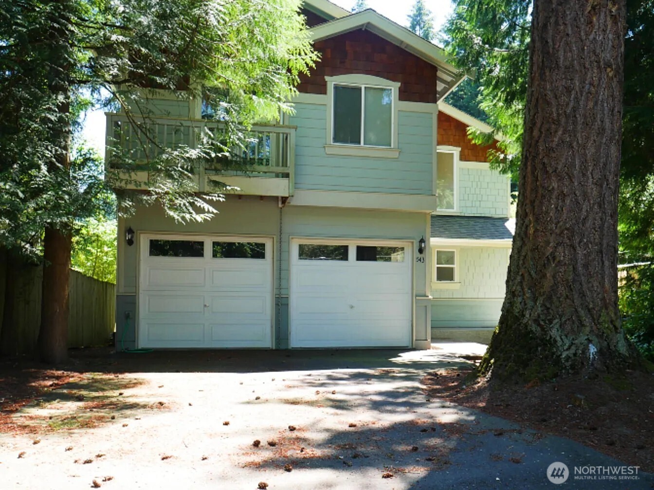 WELCOME HOME!  Your dream of eliminating that long commute, having a nice easy hike juts out your back door and or a quick healthy walk to restaurants, art, music and so many more kinds of entertainment are finally available and here to grab.  Call to make arrangements to see this wonderful location.
