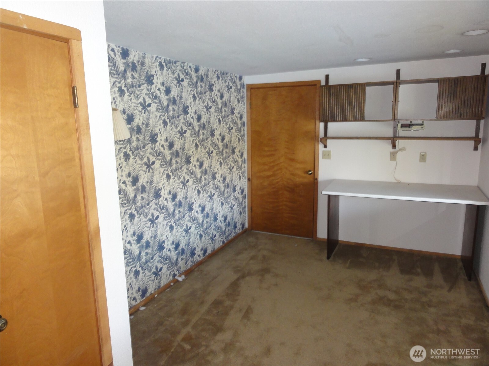 4th bedroom in lower level or craft room.