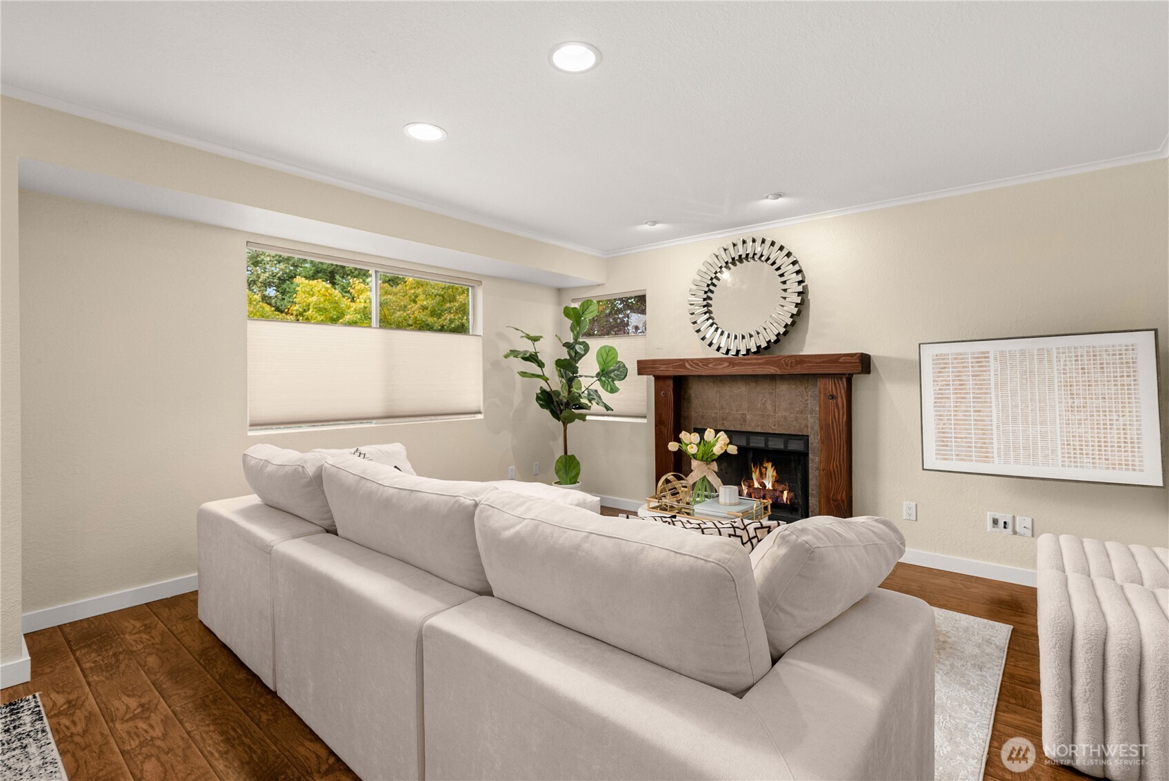 Convenient location near I-90 with easy access to Bellevue, Redmond & Issaquah