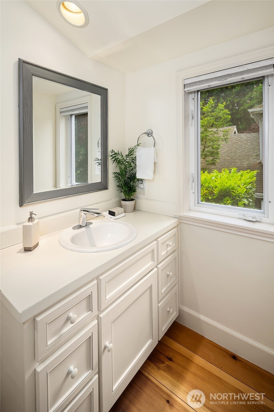 Full Bath upstairs