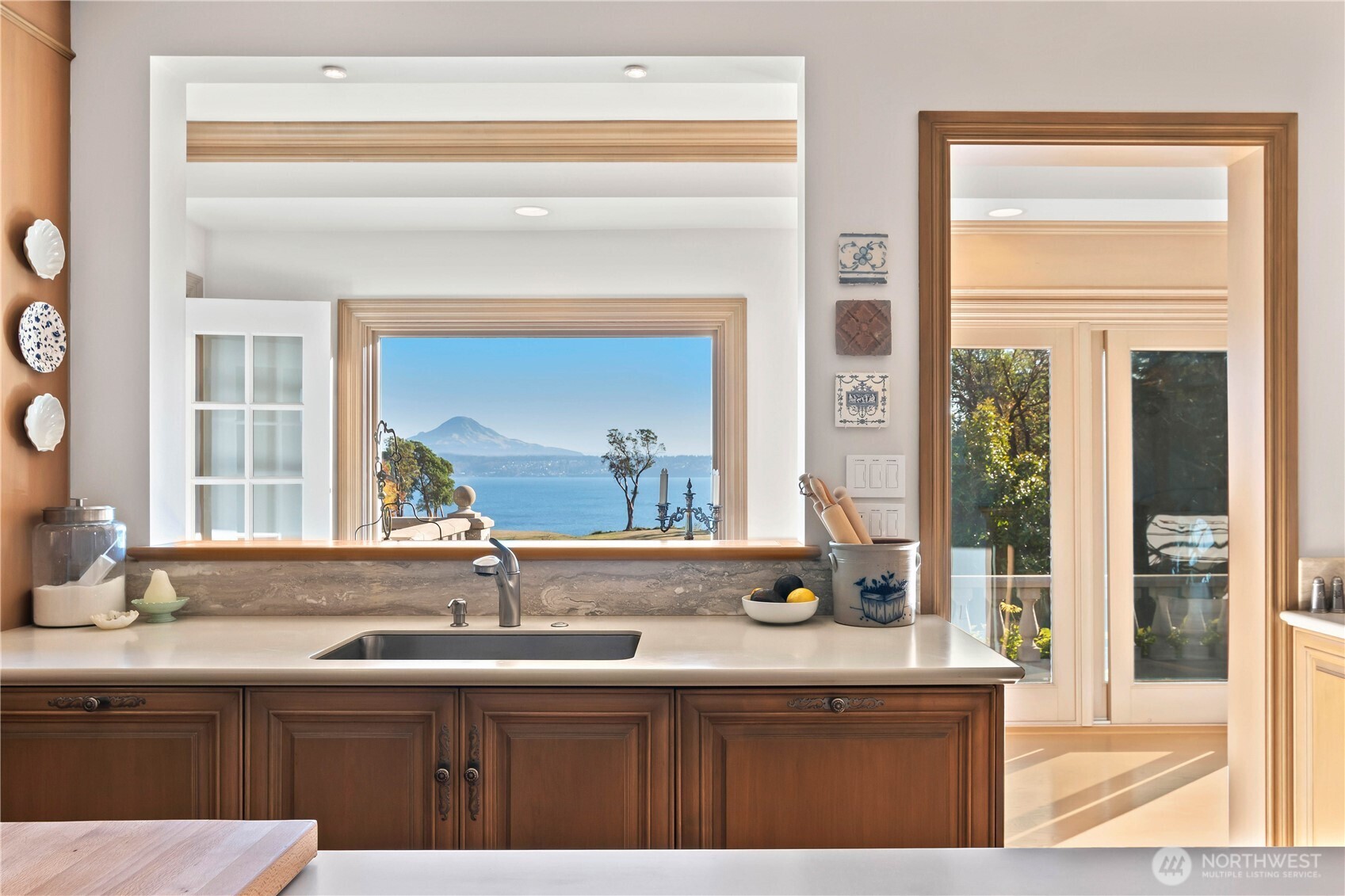 Kitchen views of Mount Rainier