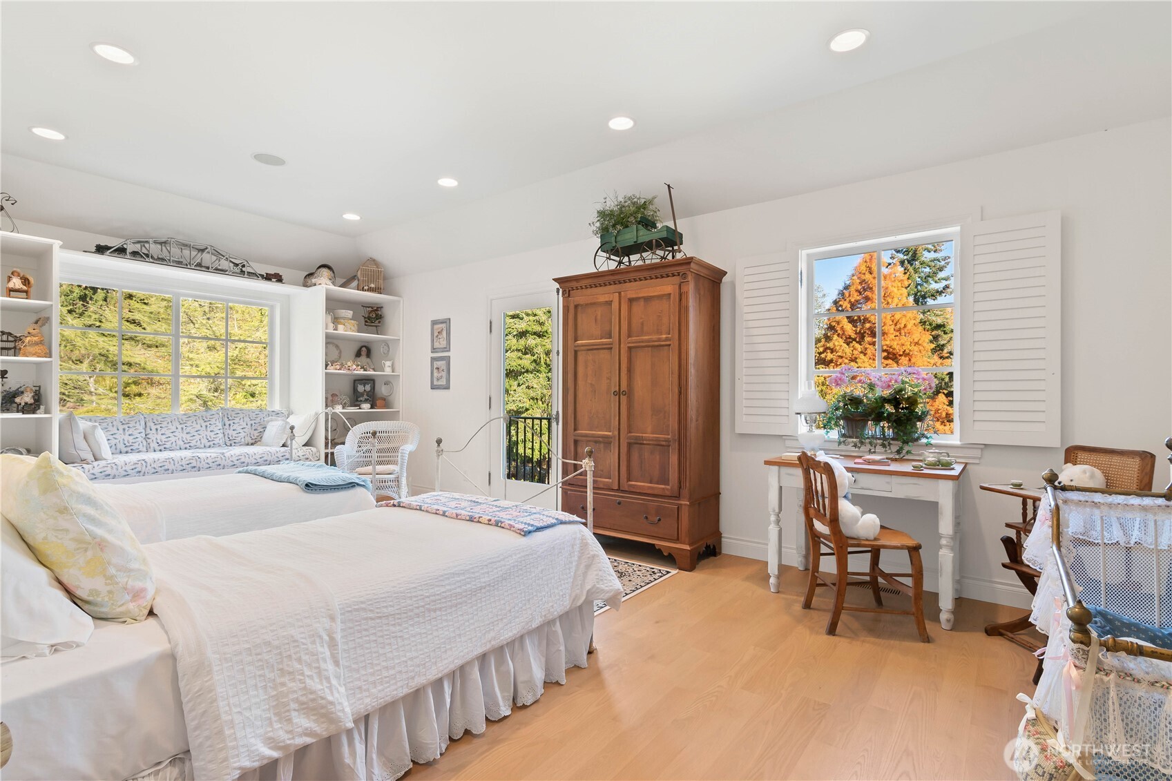 Guest bedroom