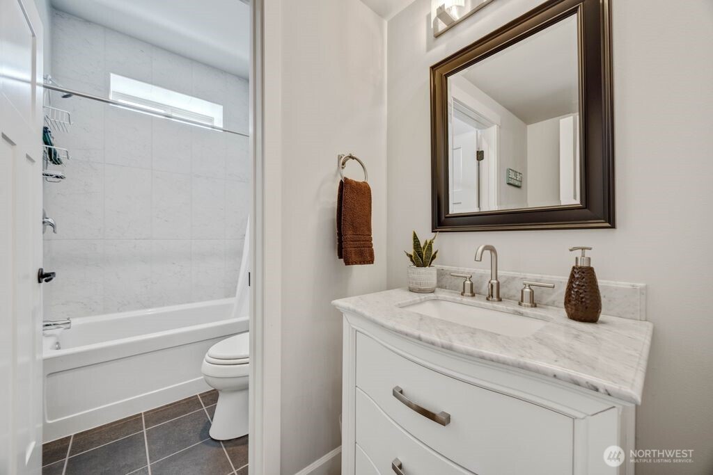Lower level Full Bath