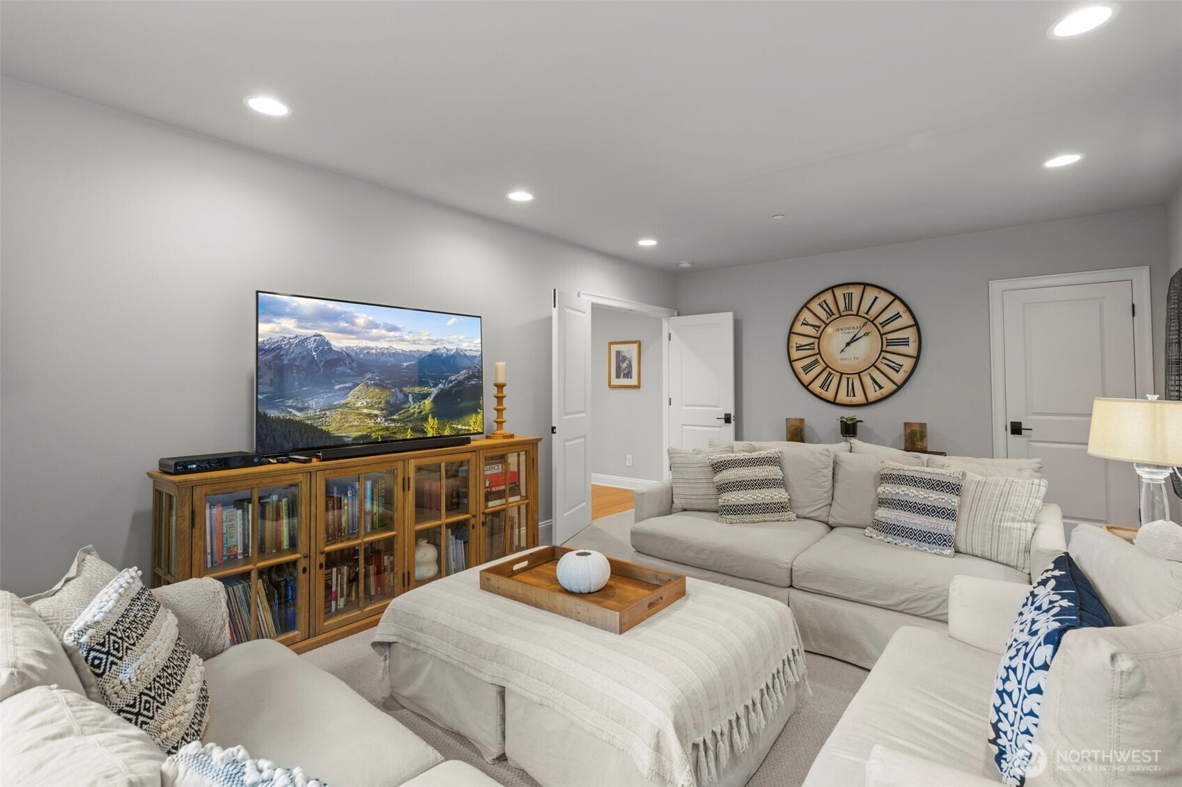 Inviting Bonus/media room