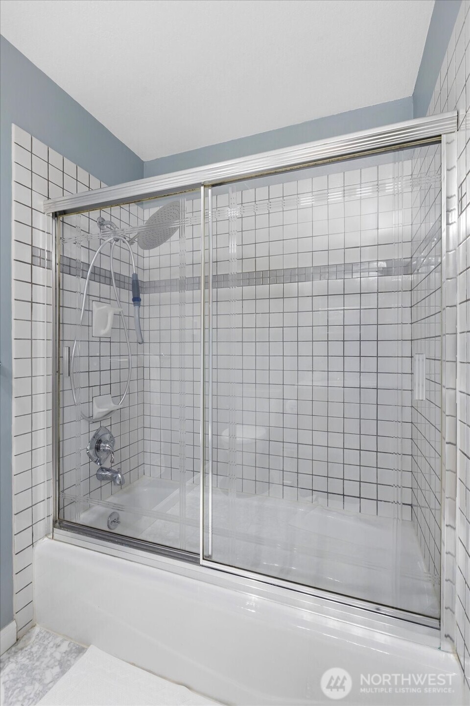 Hall bath upstairs.