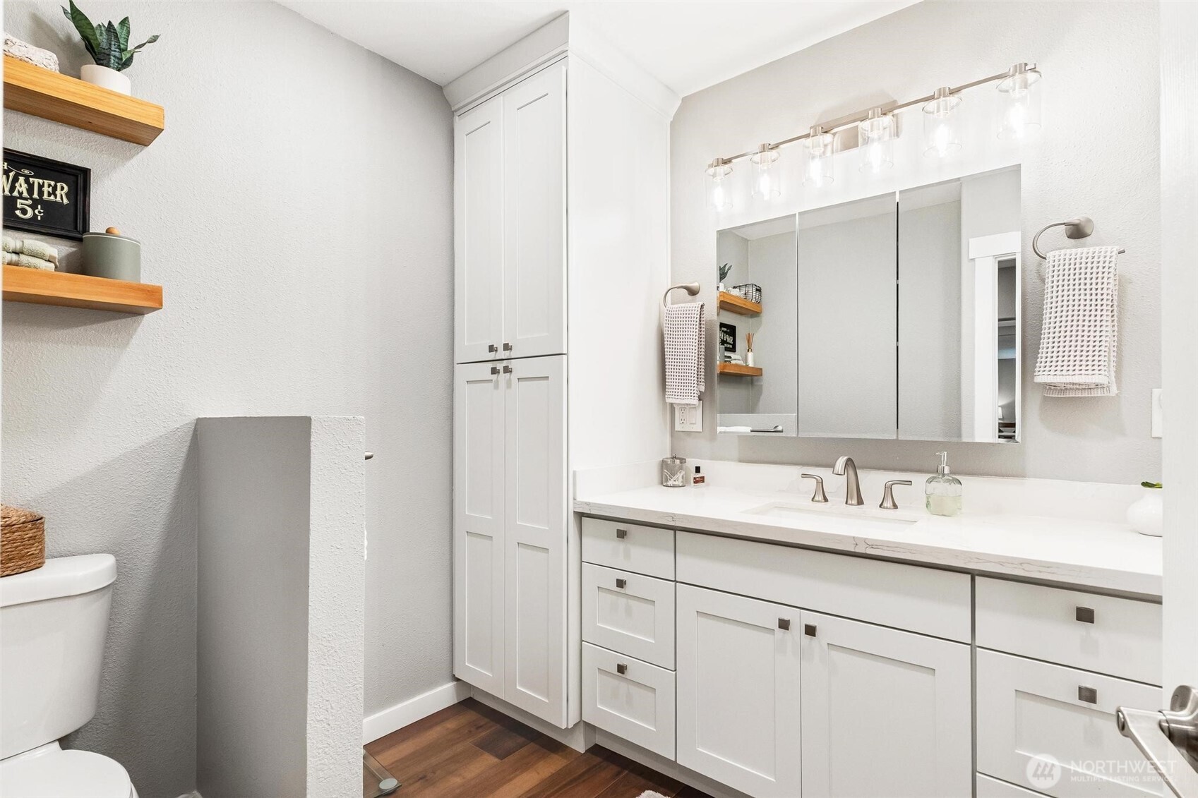 Versatile second bedroom for guests or a home office.