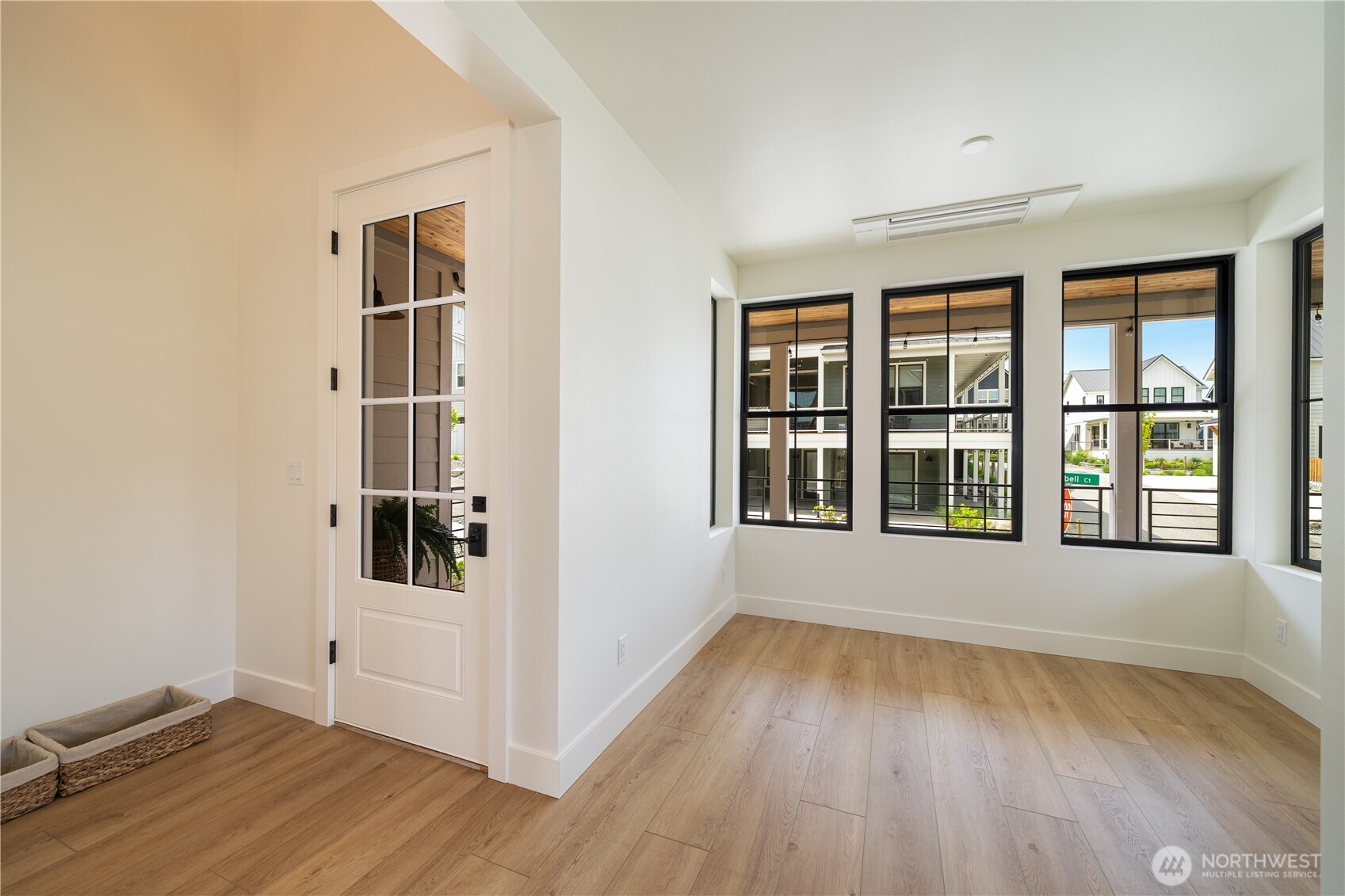 Entry and dining room (light still to be hung)