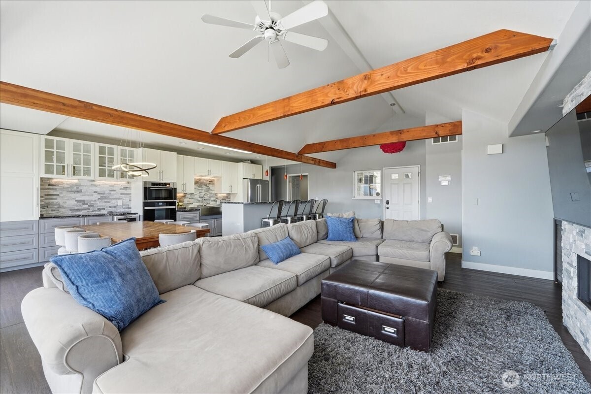 Soaring celings and exposed beams