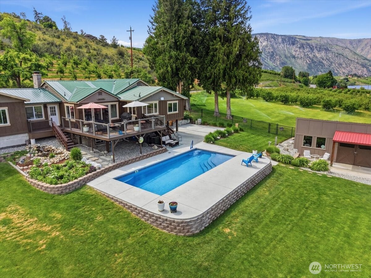 Drone photo of outdoor setting