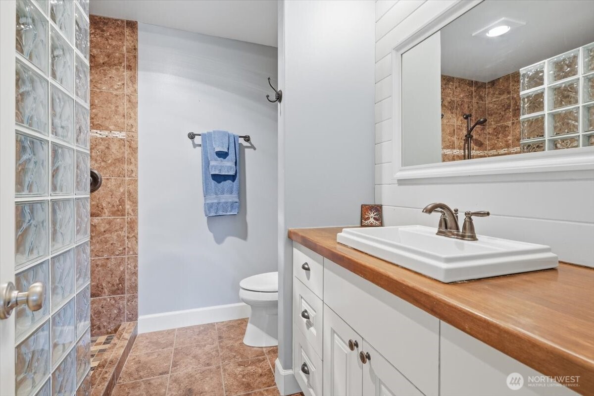 Primary ensuite bathroom