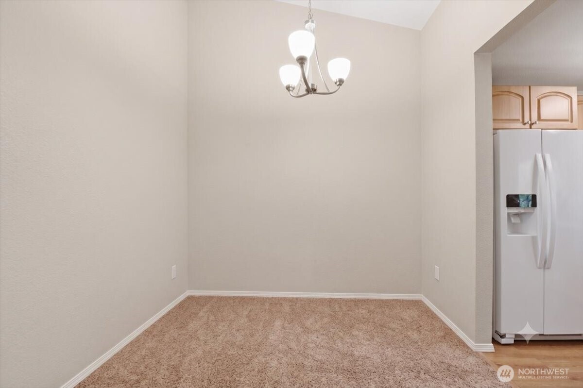 AI of dining room w/no furniture