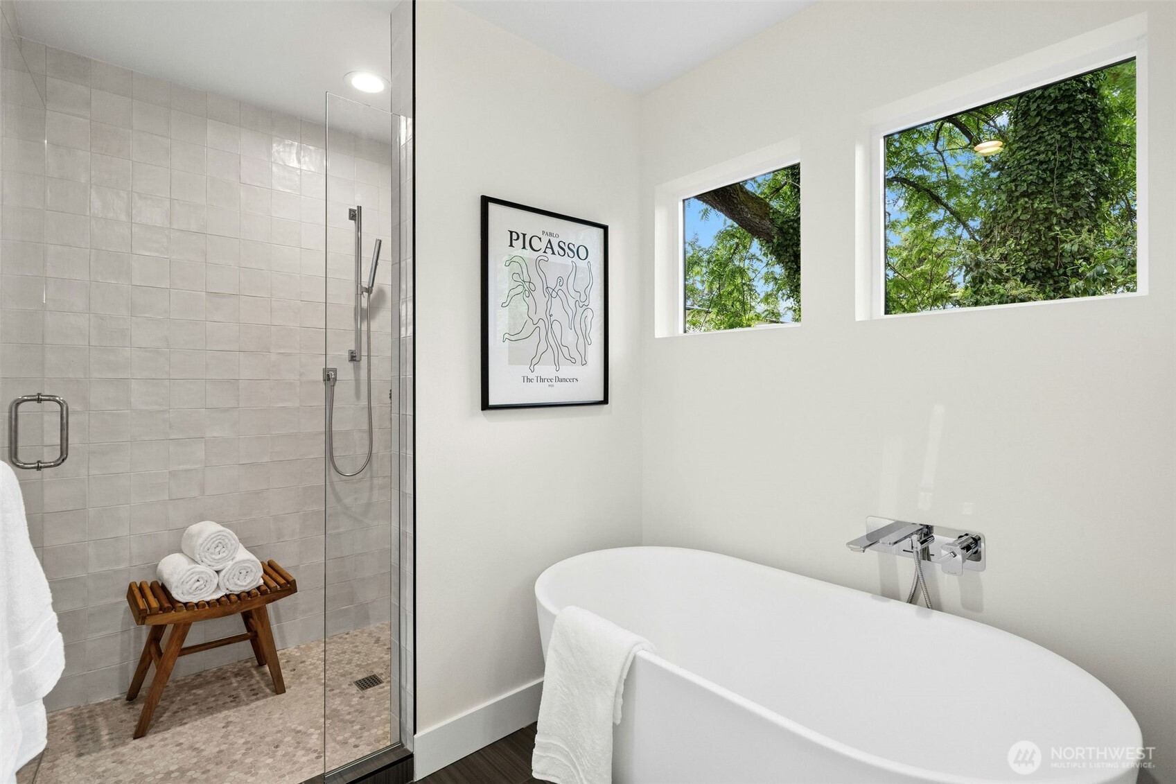 Soaking tub.
