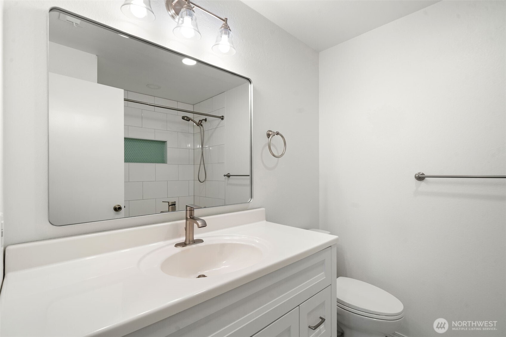 2nd level Full Hall Bathroom