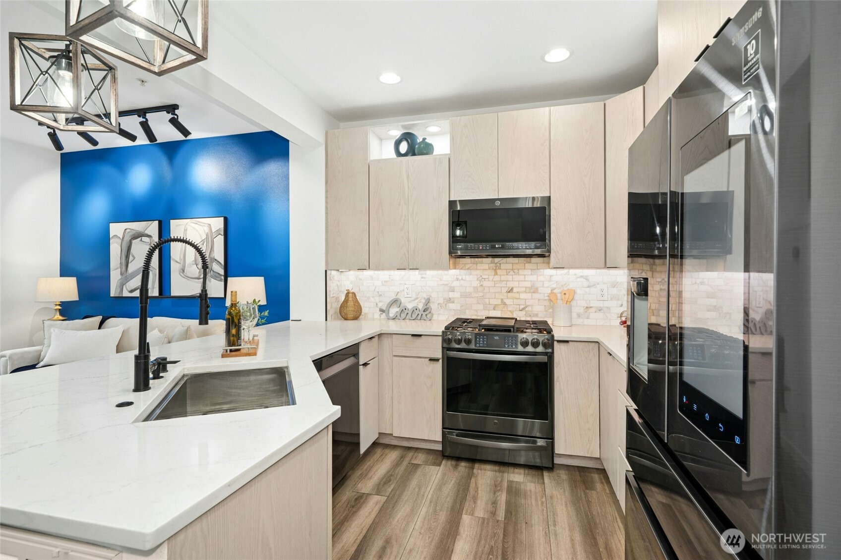 The kitchen comes equiped with a smart appliance package. Meaning, you can control your kitchen appliances from an app on your phone.