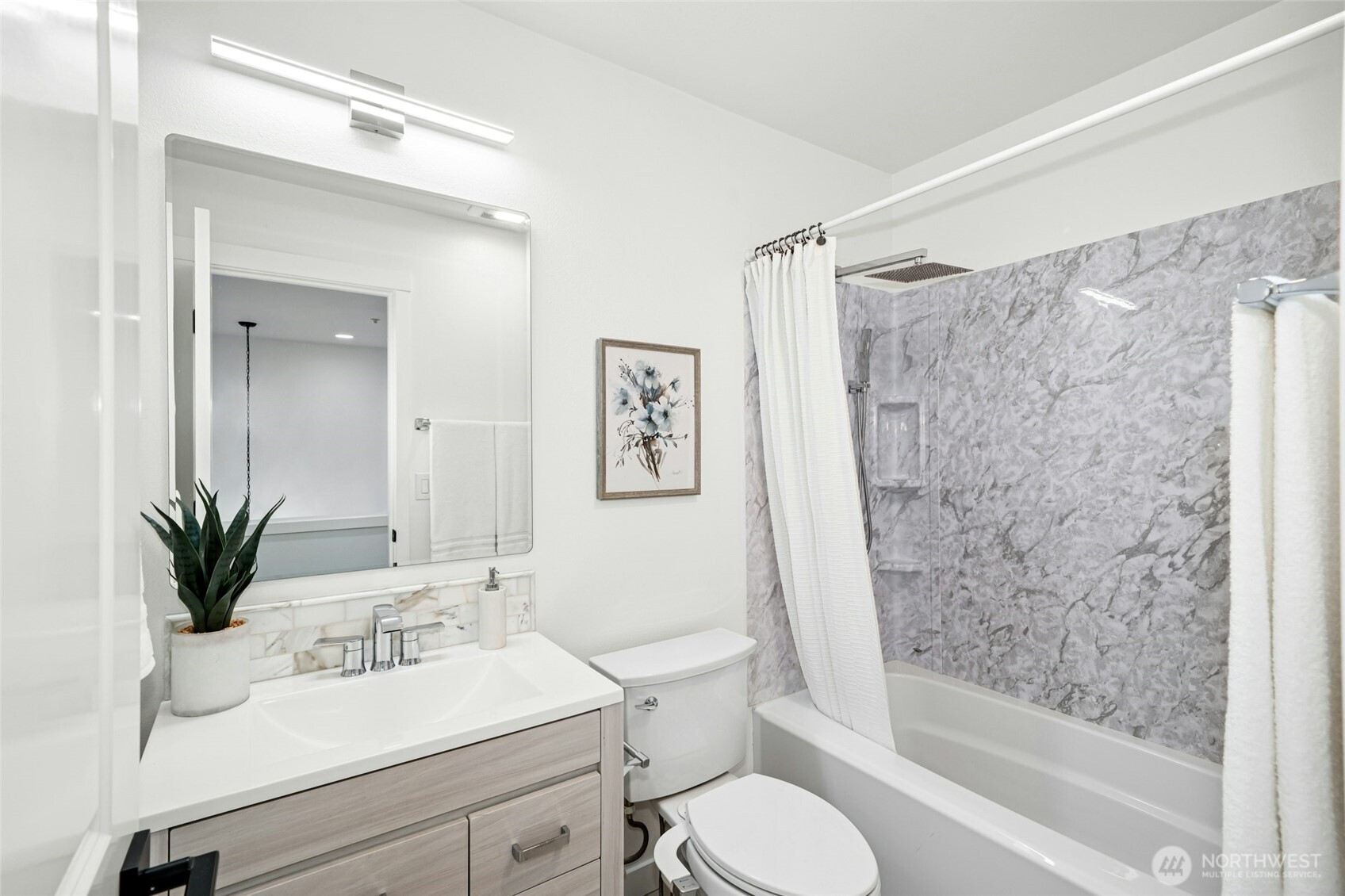 Main upstairs bathroom.