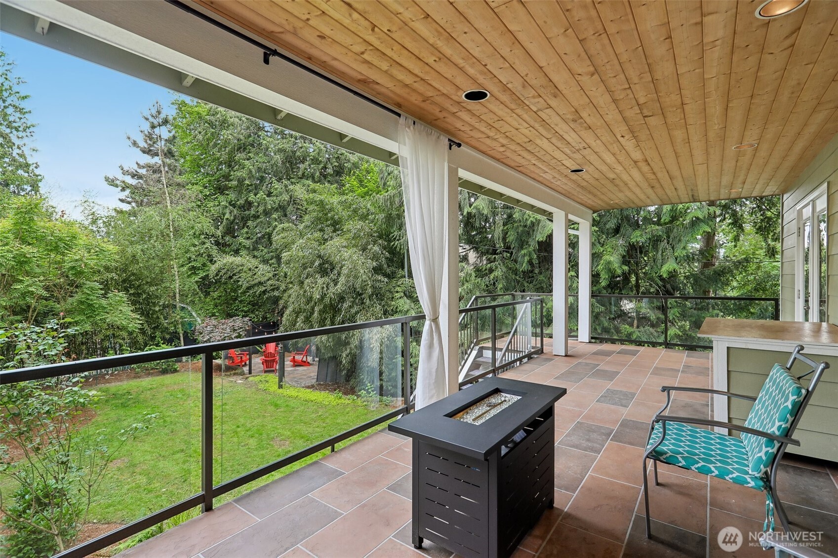 Primary with veranda access