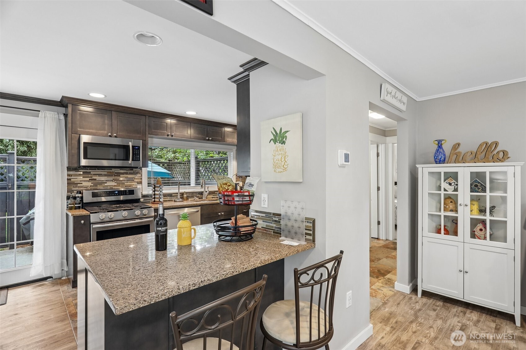 Breakfast bar