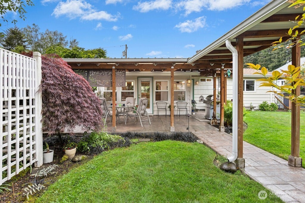 Great entertaining space on the back patio!