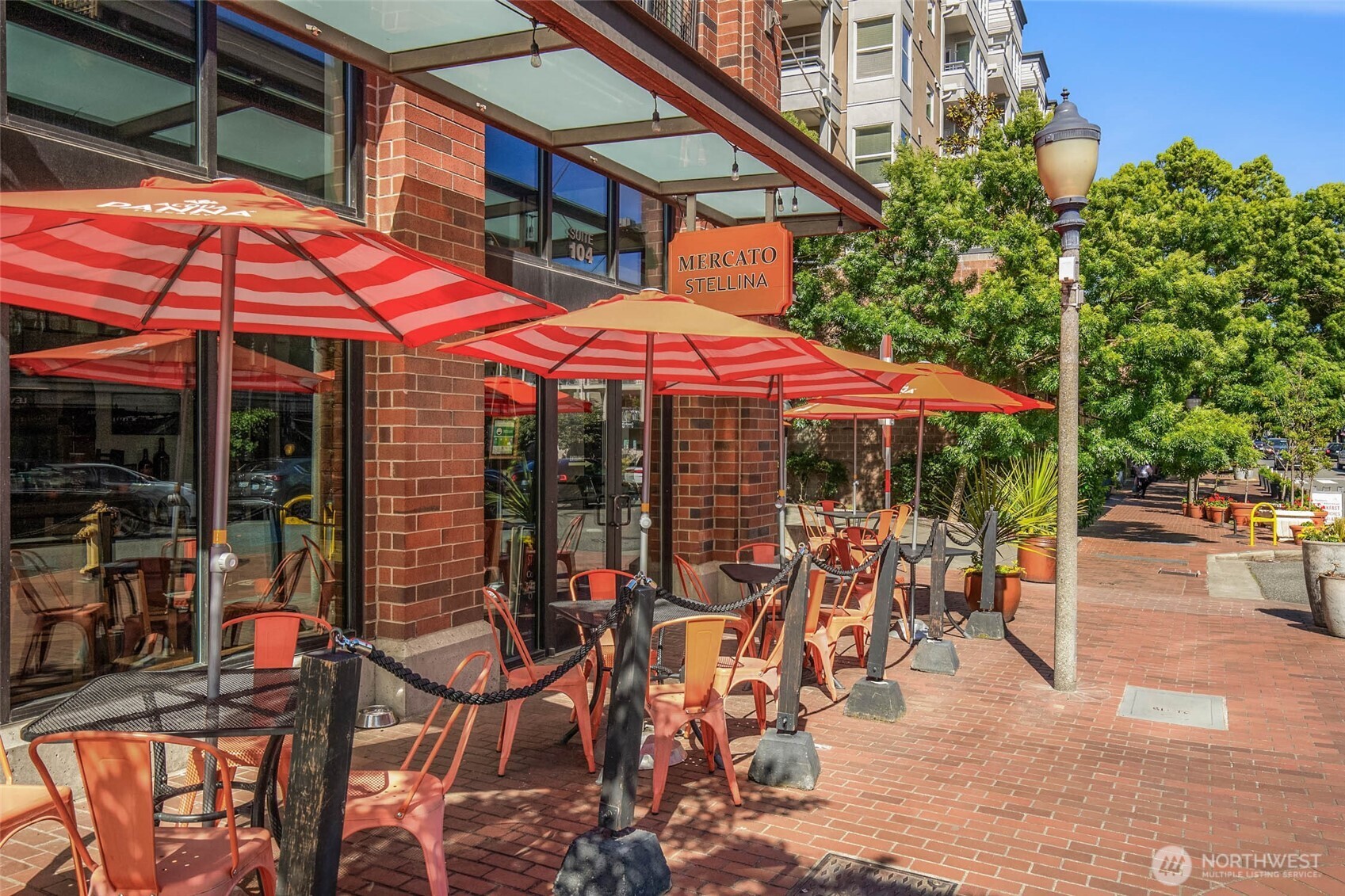 Step outside and embrace the Old Bellevue lifestyle: Sunday brunch at Bis on Main, wine with friends at Valentina’s...