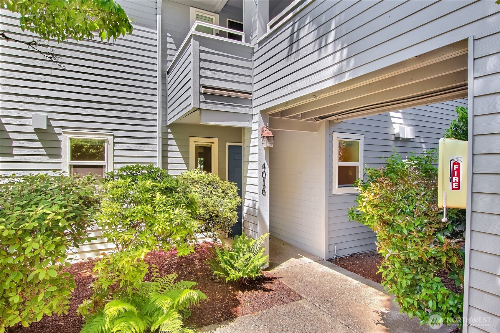 Excellent corner unit with popular layout. One-car garage with extra storage and side door for walk-in entry.
