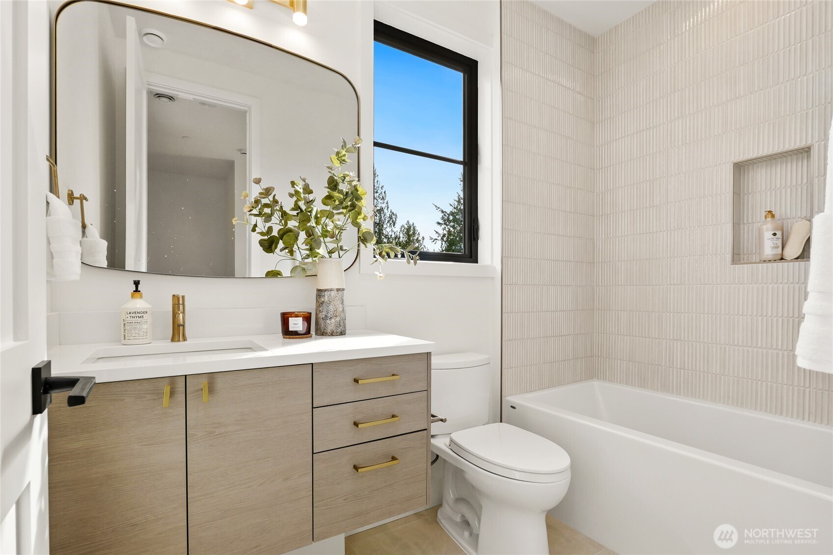 Upper Level Full Bath for Second Bedroom
